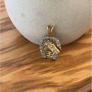 10k Gold and Diamond pendant for necklace